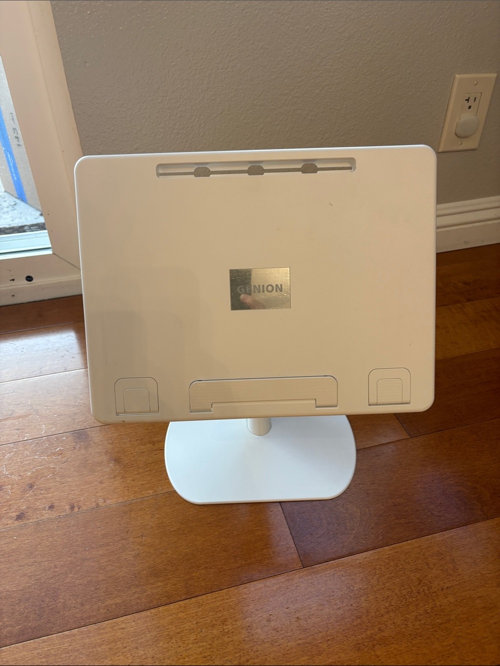 Genion White Adjustable Laptop Stand